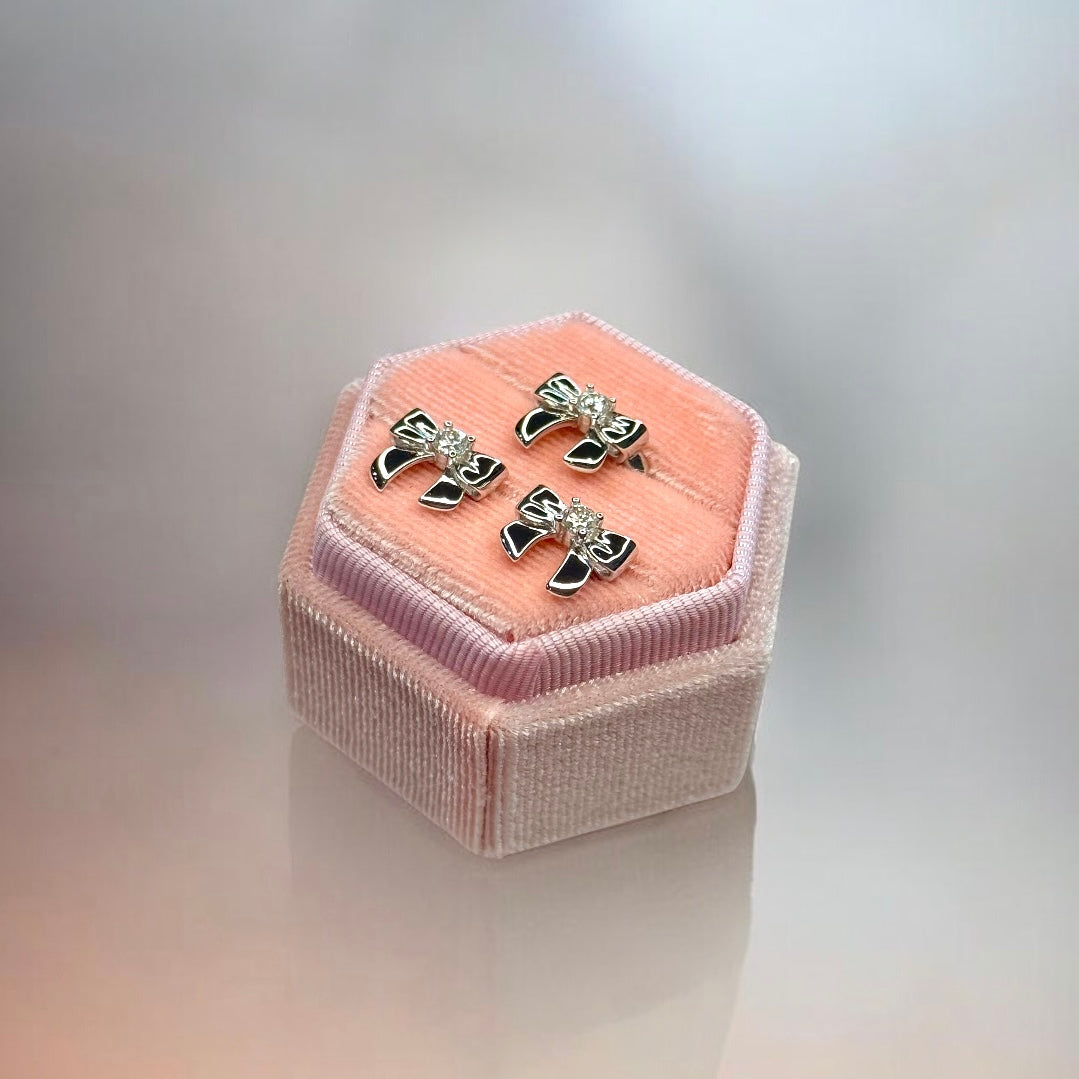 Moissanite Loveribbon Earring