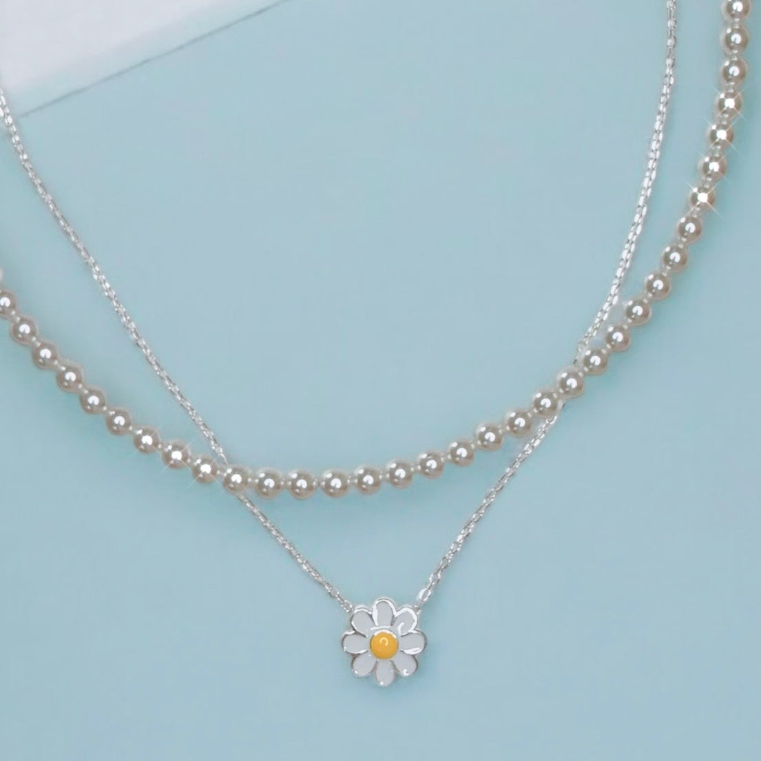 Pearl in Daisy Set